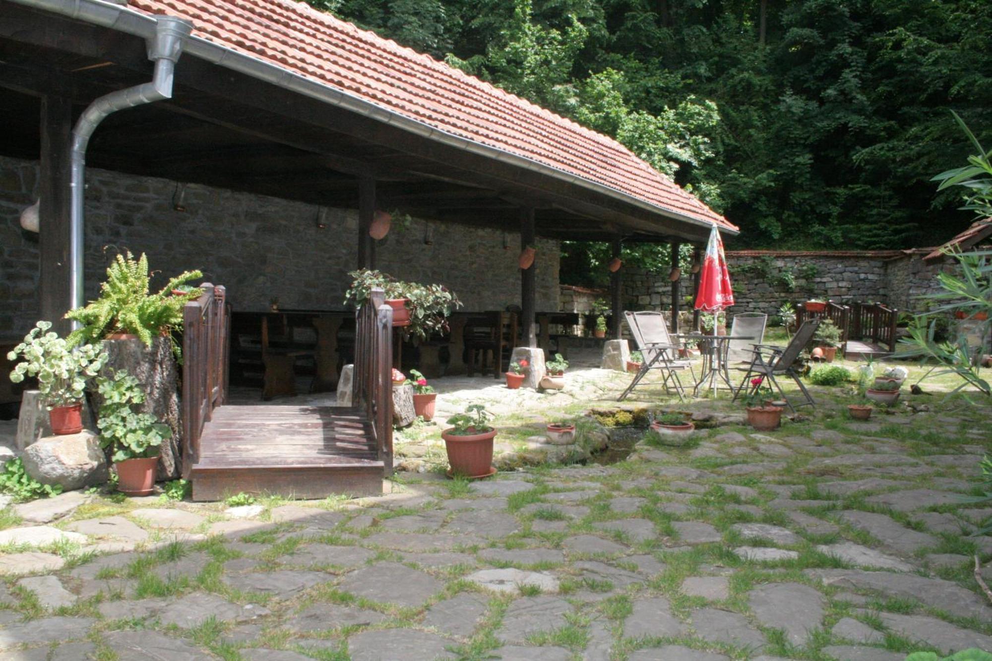 Family Hotel Bile Beli Osŭm Exterior foto