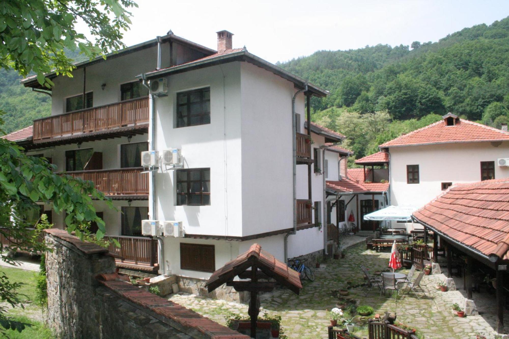 Family Hotel Bile Beli Osŭm Exterior foto