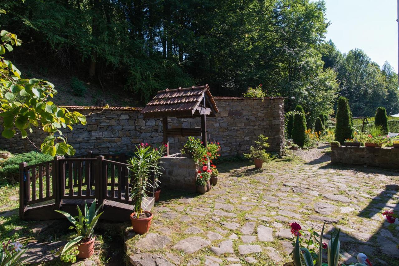 Family Hotel Bile Beli Osŭm Exterior foto