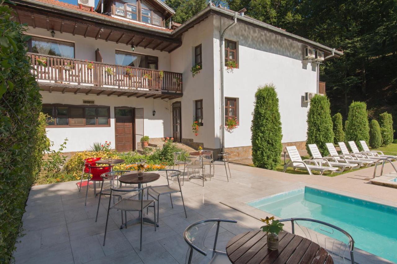 Family Hotel Bile Beli Osŭm Exterior foto